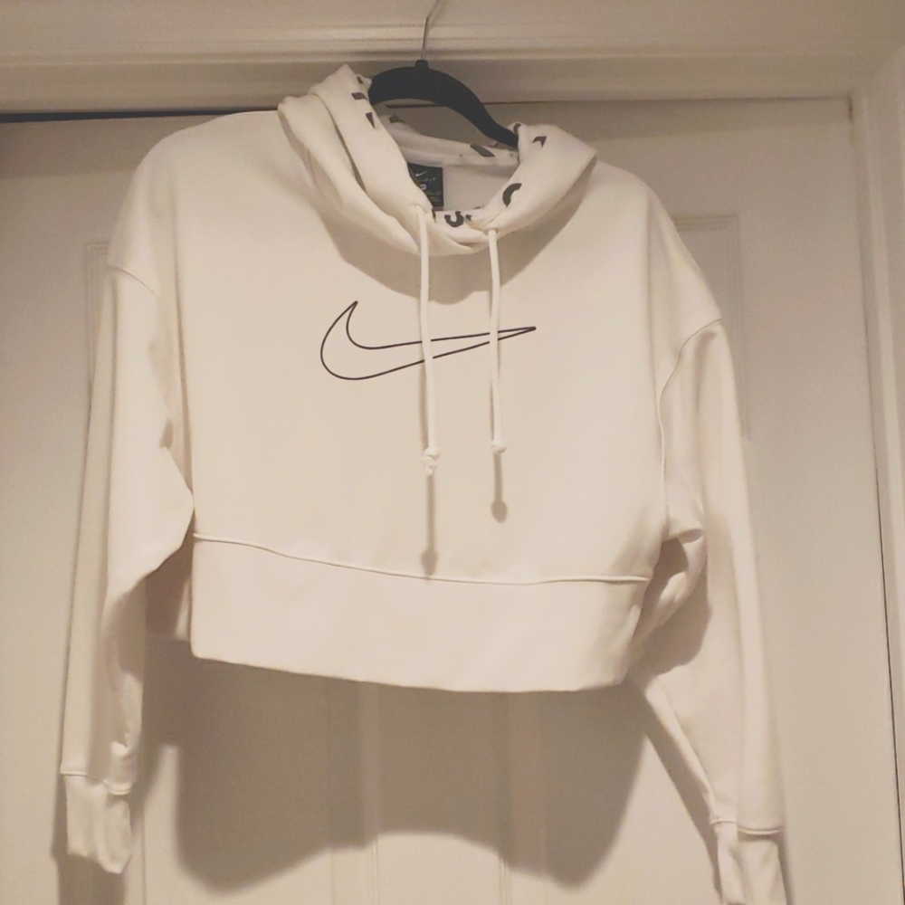 NIKE Women's White Therma Cropped Pullover Hoodie